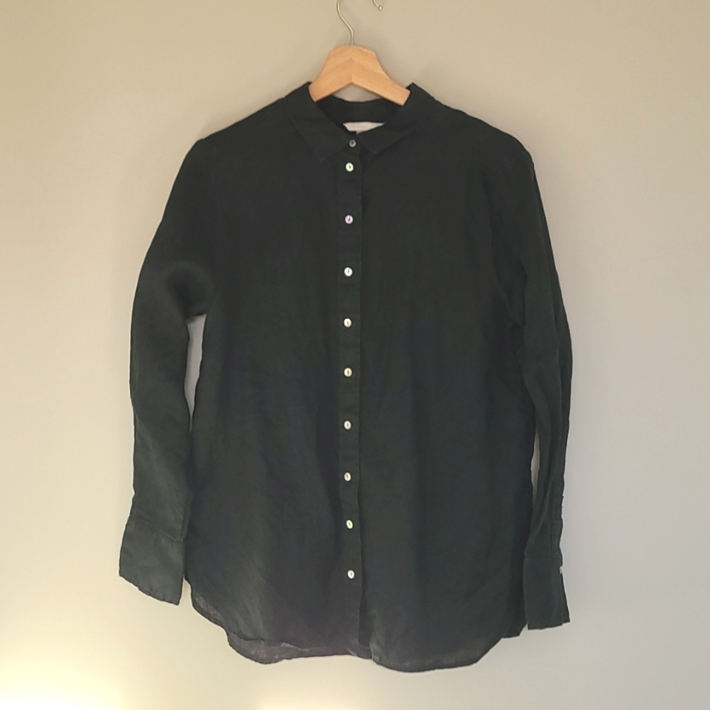 Dark green / black linen button up